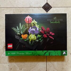LEGO Botanical Collection Les Succulentes with Green and Purple